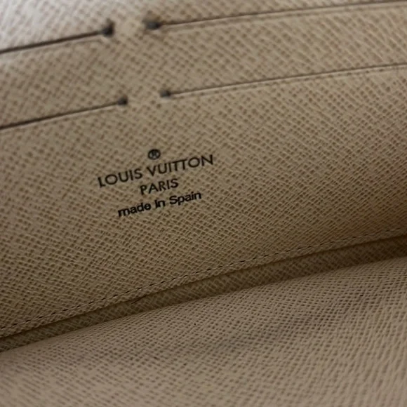 Louis Vuitton long zippy wallet - Picture 11 of 17